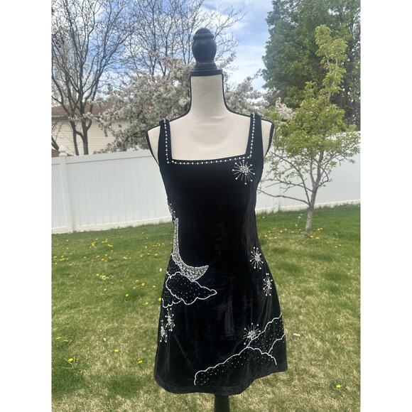 Chelsea & Violet | Dresses | New Chelsea Violet Cleo Velvet Beaded Moon Slim Mini Black Dress Size 2 99 | Poshmark Chelsea & Violet | Dresses | New Chelsea Violet Cleo Velvet Beaded Moon Slim Mini Black Dress Size 2 99 | Poshmark